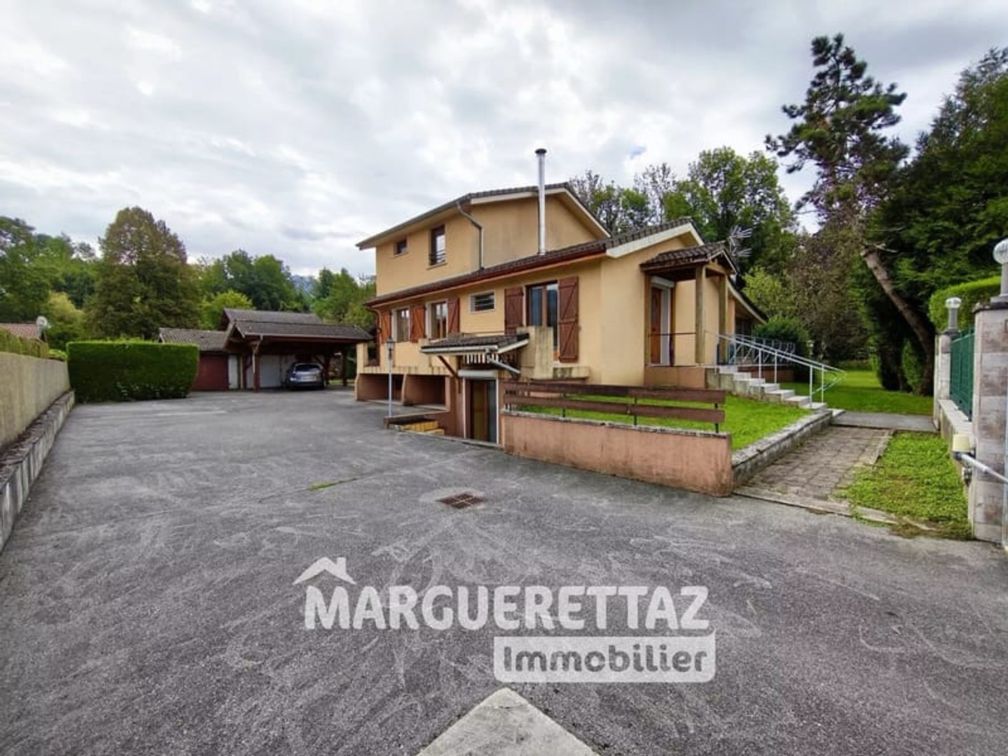 Maison à vendre - 8 pièces - 198m2 - Arenthon (74800)
