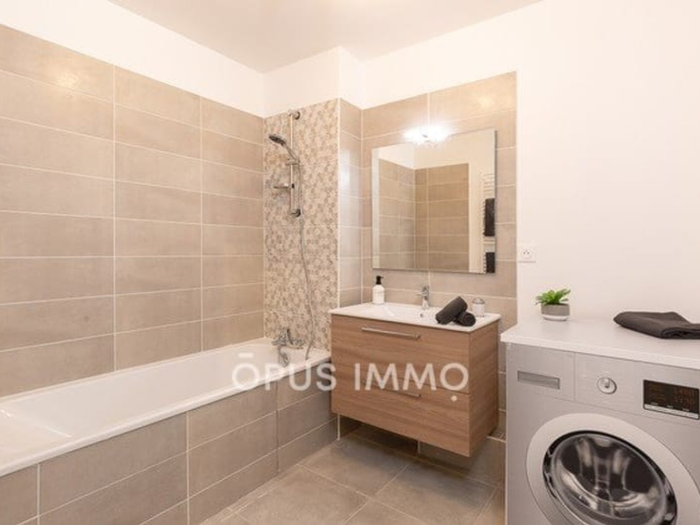 Appartement à vendre - 3 pièces - 63m2 - Nîmes (30000)