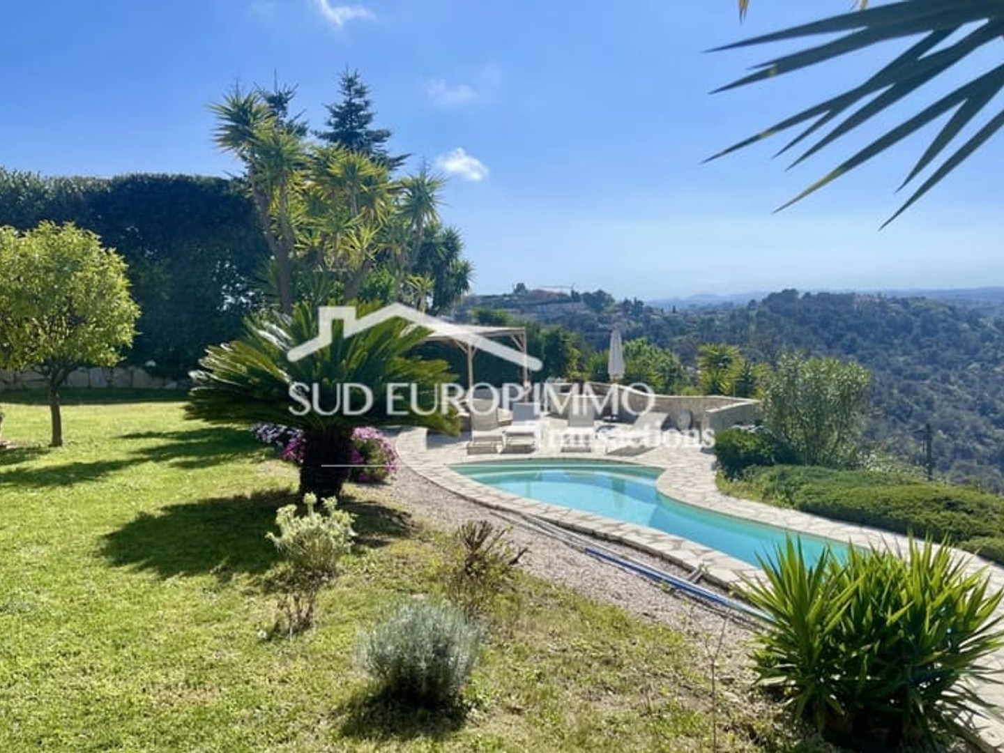Maison à vendre - 4 pièces - 133m2 - Nice (06000)