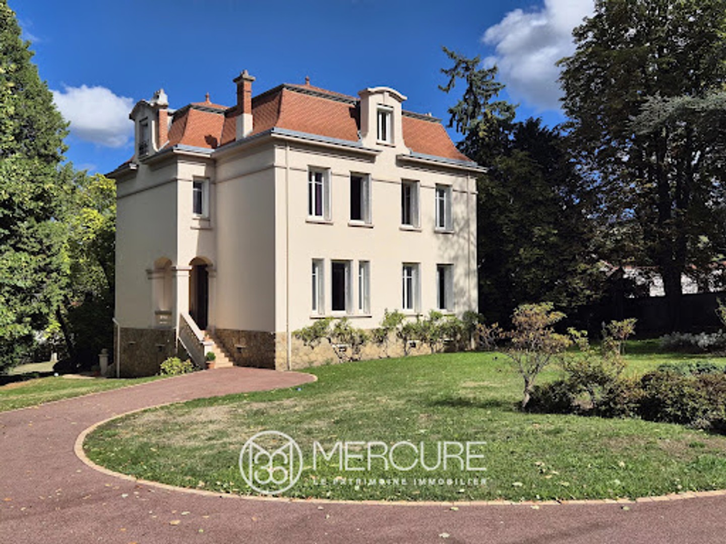 Maison 17 pièces 400 m²
