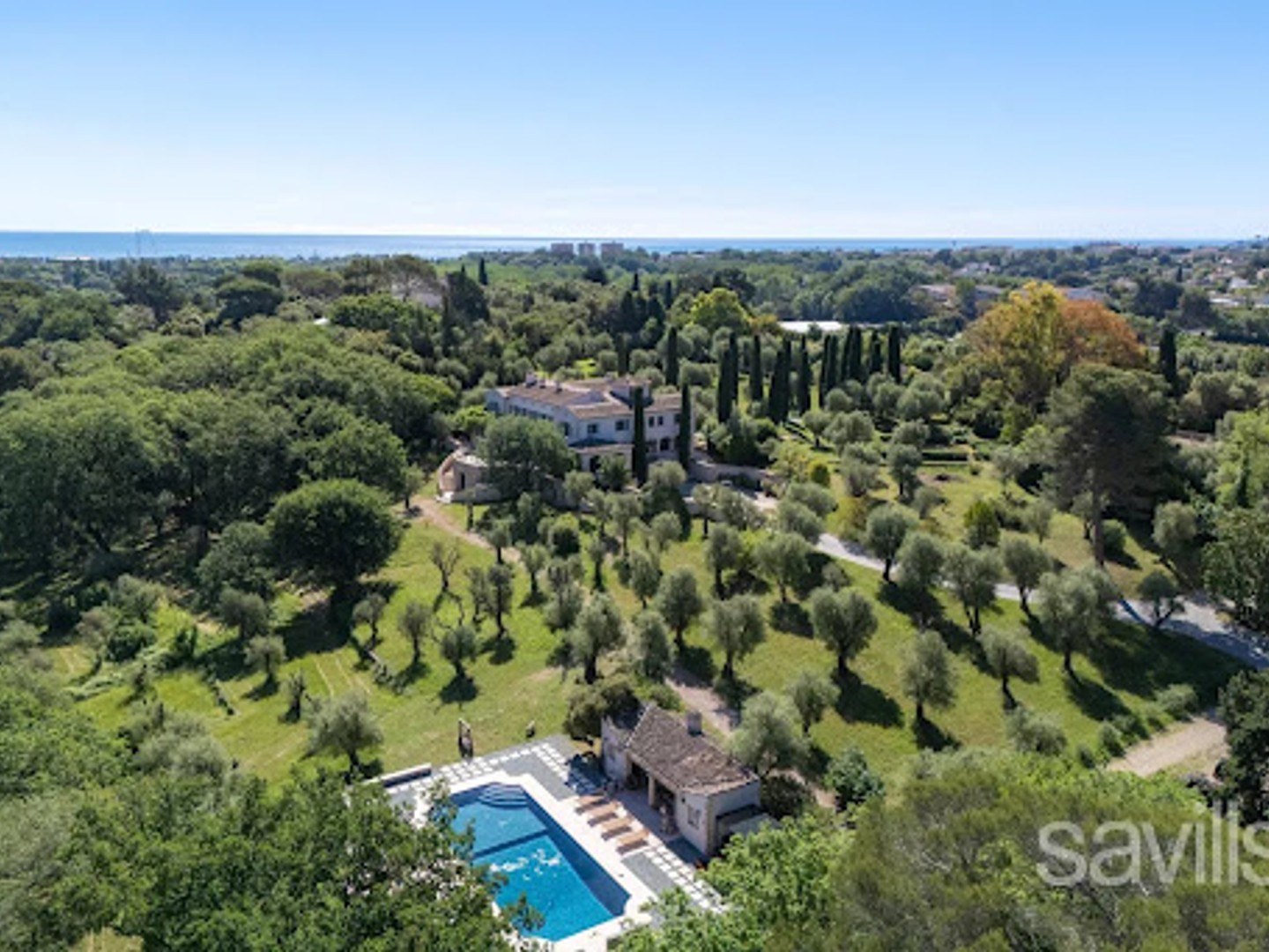 Villa 15 pièces 1100 m²