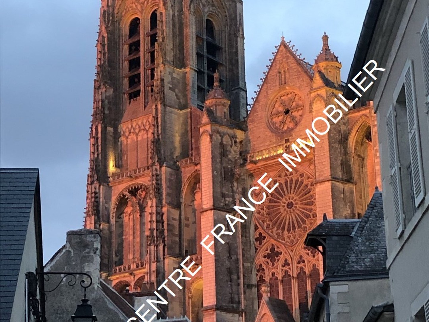 Immeuble à vendre - 7 pièces - 122m2 - Bourges (18000)
