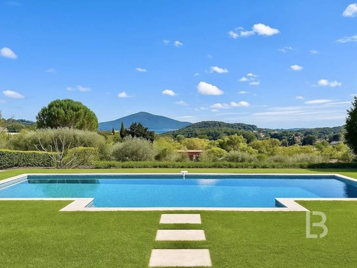 Maison 8 pièces 315 m²