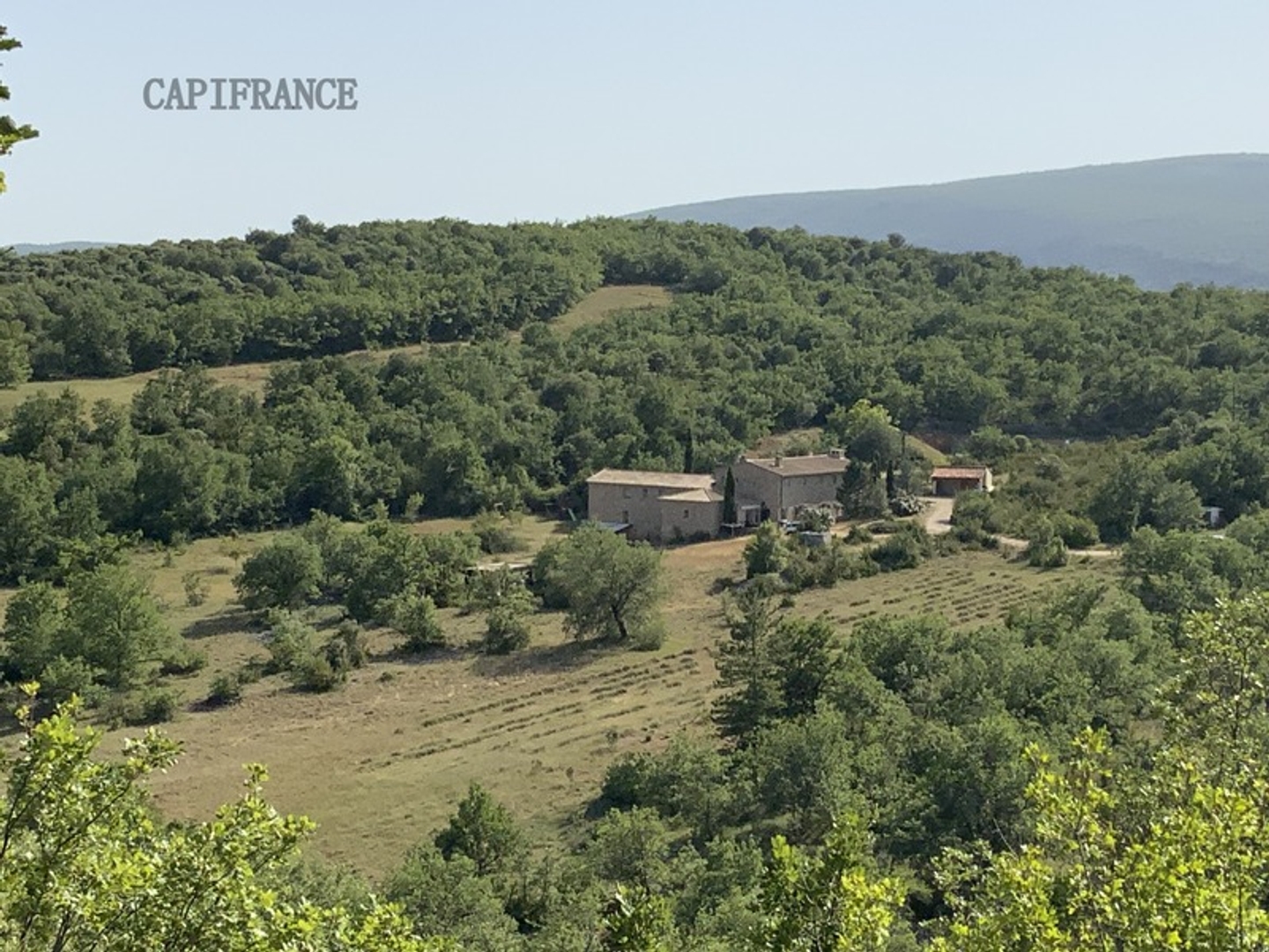 Maison à vendre - 2 pièces - 552m2 - Banon (04150)