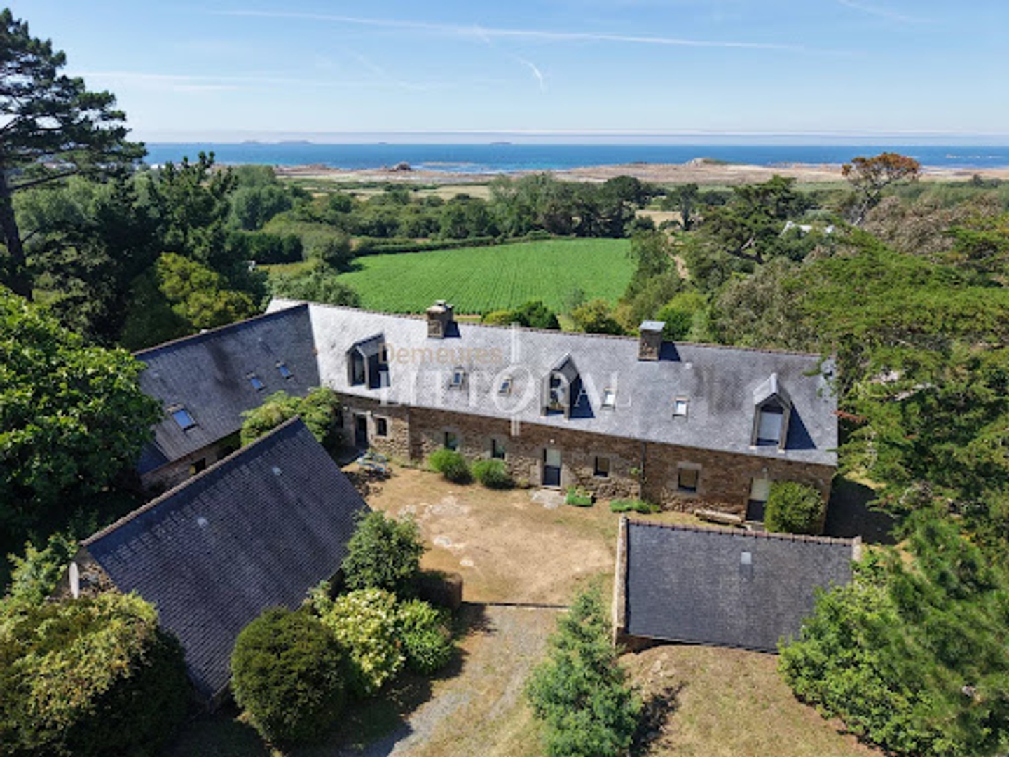 Maison à vendre - 10 pièces - 258m2 - Penvénan (22710)