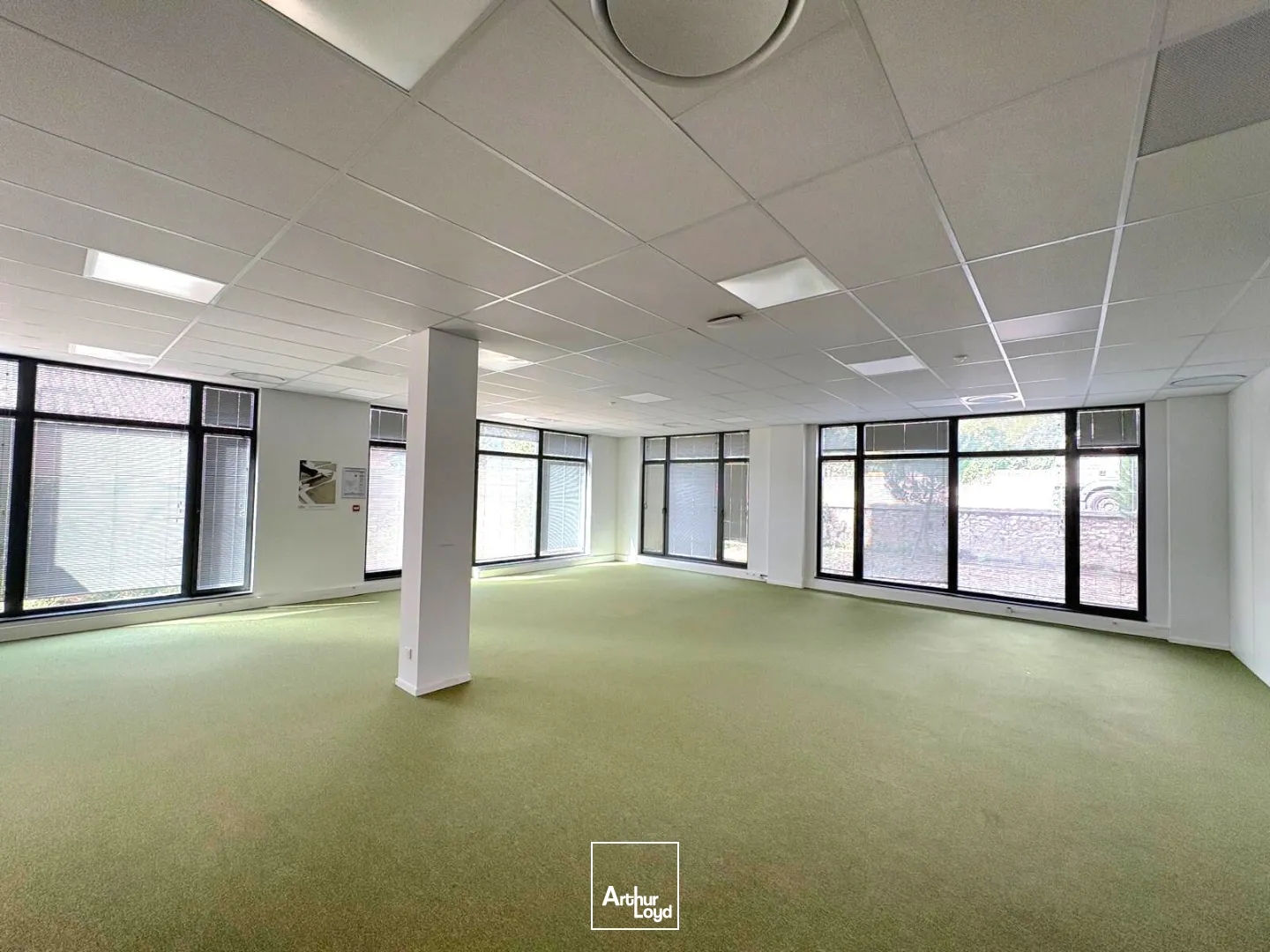 Immeuble à vendre - 1996m2 - Aubagne (13400)