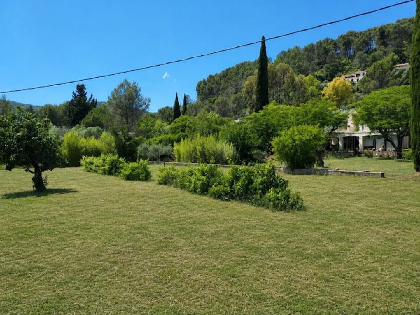Terrain à vendre - 600m2 - Solliès-Pont (83210)