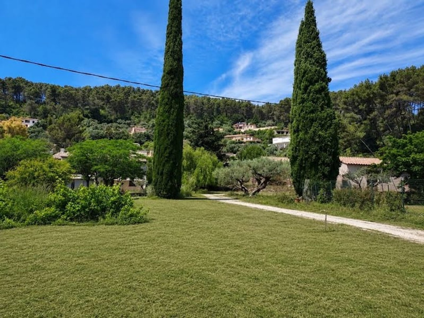 Terrain à vendre - 600m2 - Solliès-Pont (83210)