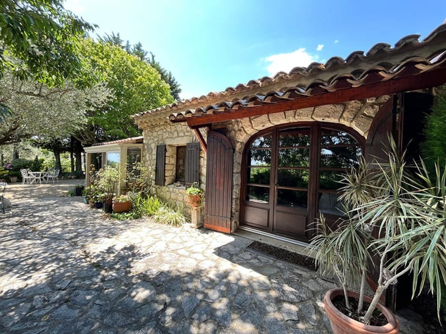 A vendre maison pleine de charme vue sur le Mont -Ventoux