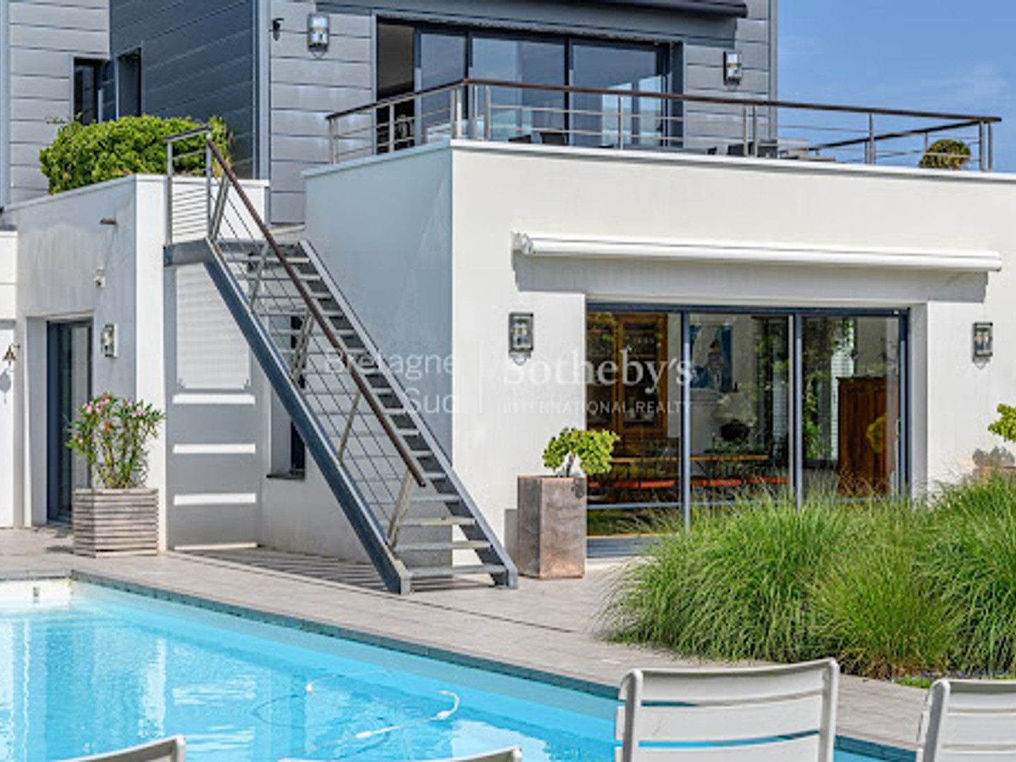 Maison 10 pièces 383 m²