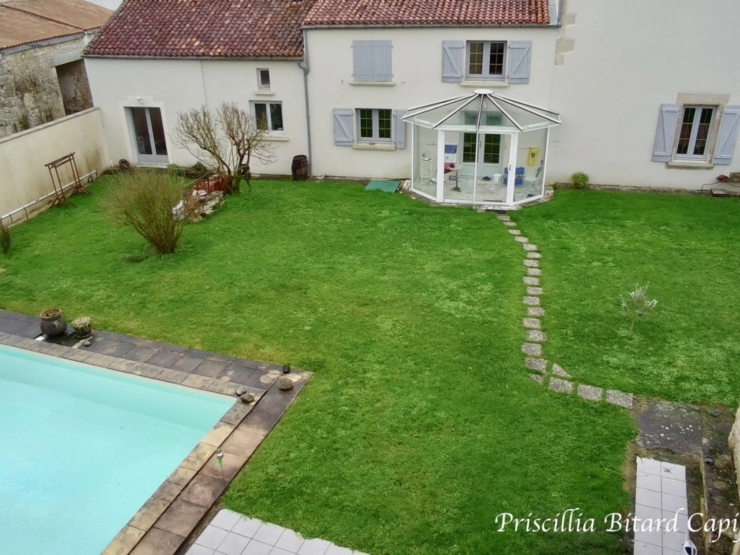 Maison à vendre - 10 pièces - 104m2 - Ardillières (17290)