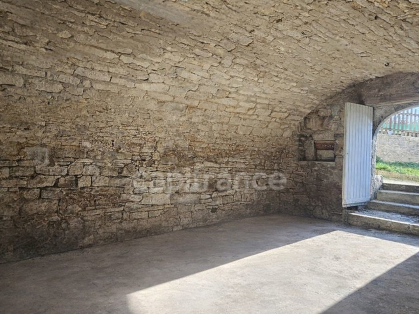 Parking / garage / box à vendre - 68m2 - Mouchard (39330)