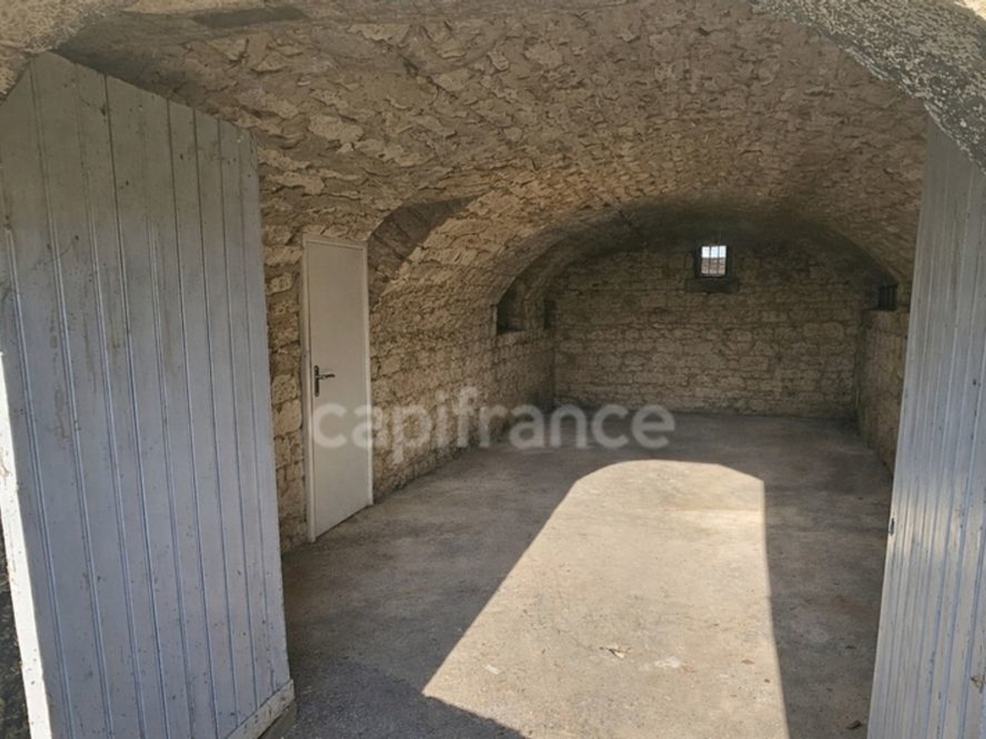 Parking / garage / box à vendre - 68m2 - Mouchard (39330)