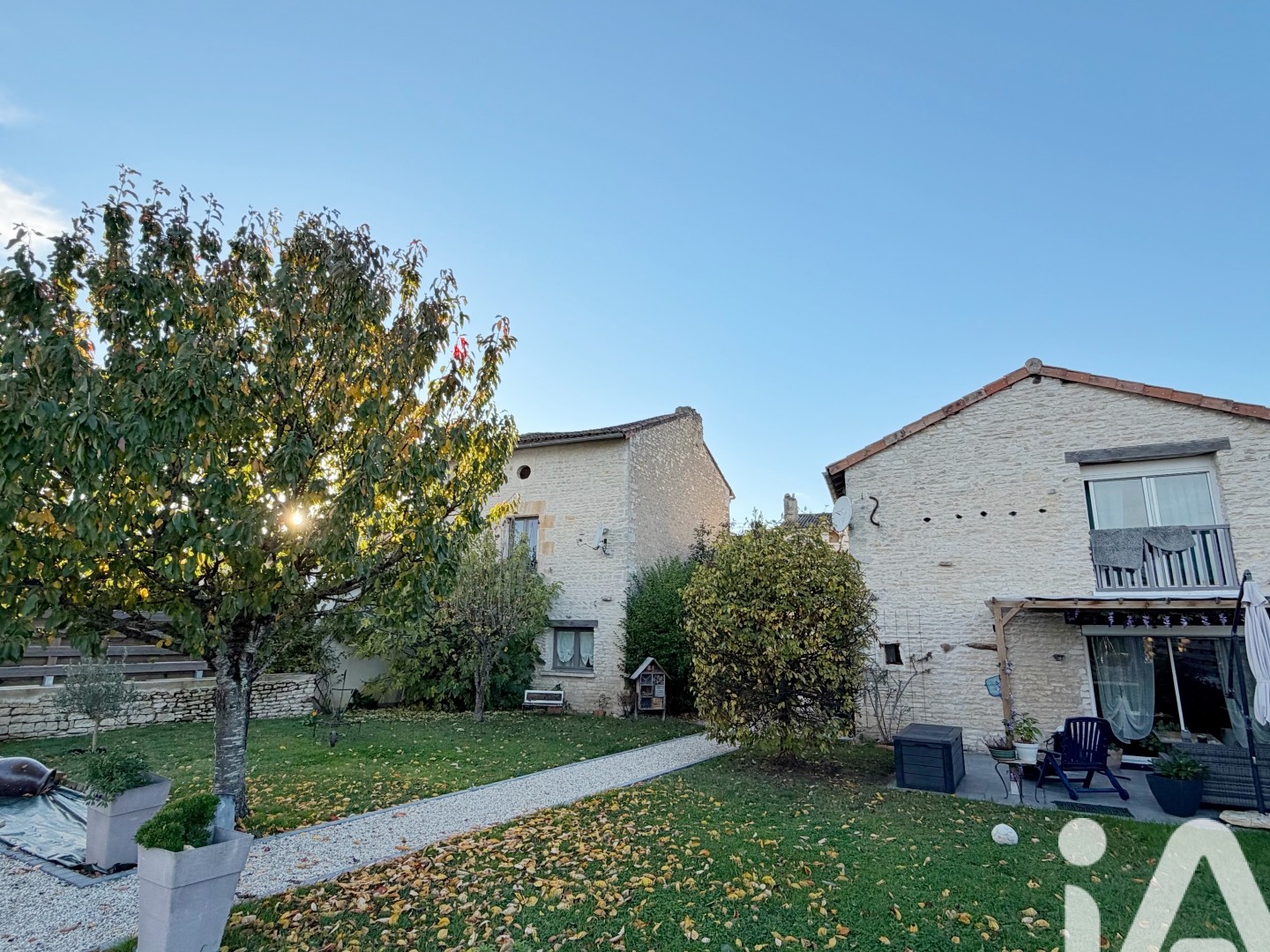 Maison à vendre - 7 pièces - 202m2 - Neuville-De-Poitou (86170)