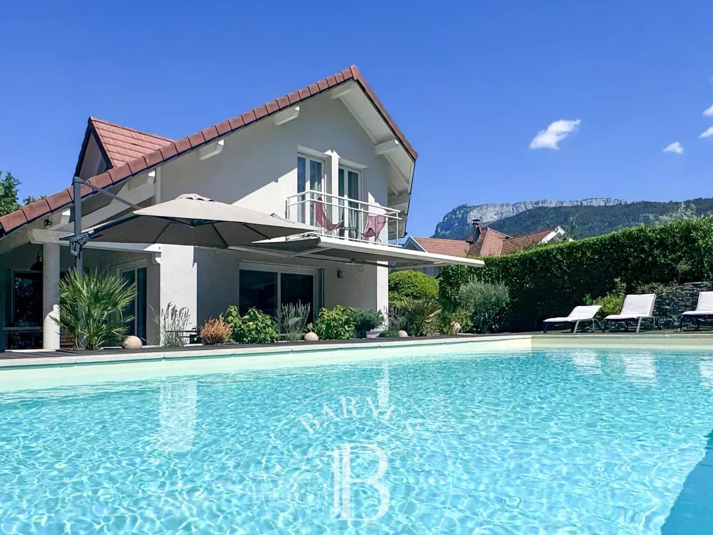 BARNES ANNECY - VILLA AU CALME - 4 CHAMBRES - PISCINE - GARAGE - SOUS SOL