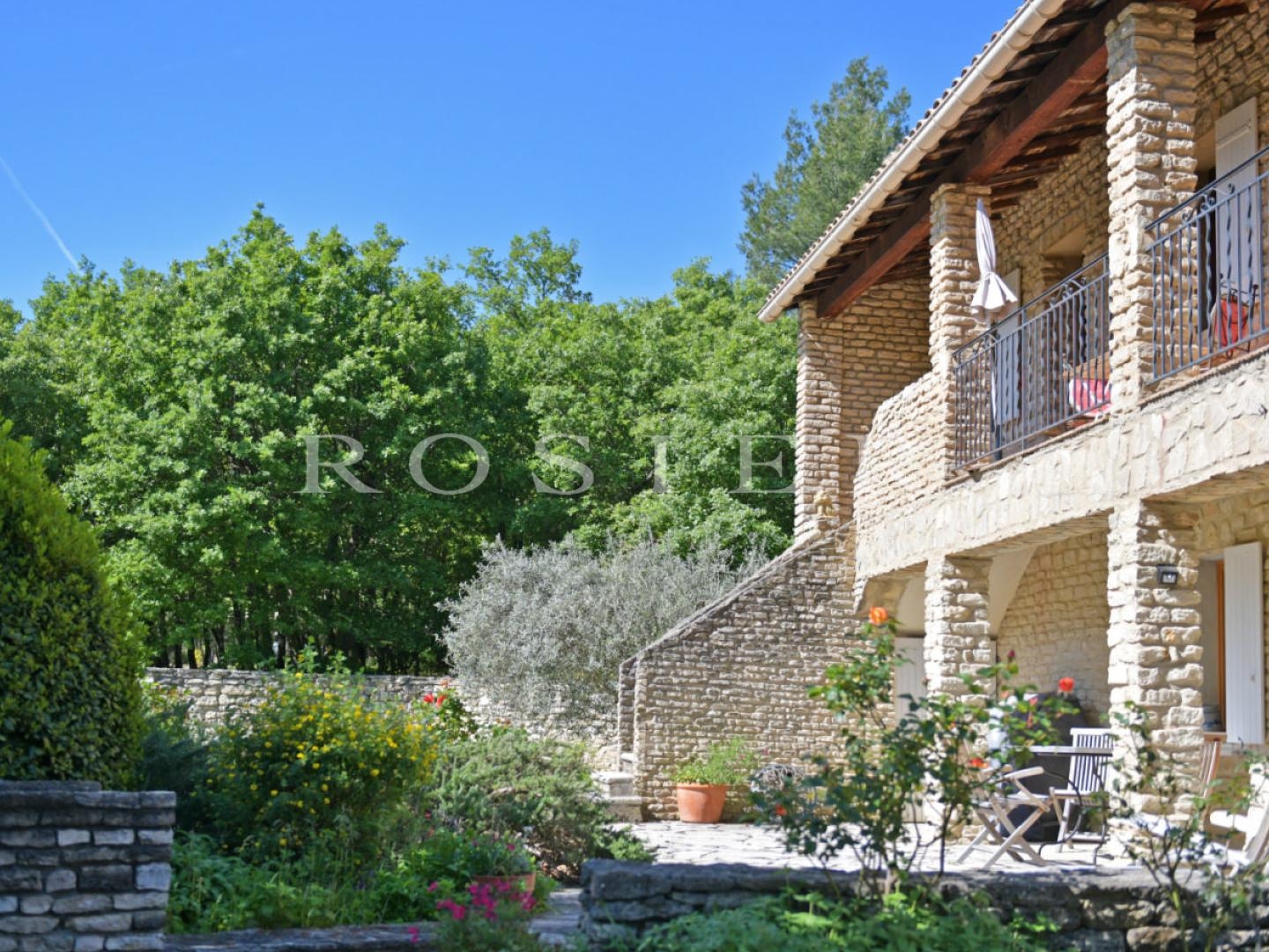 Maison à vendre - 7 pièces - 180m2 - Murs (84220)