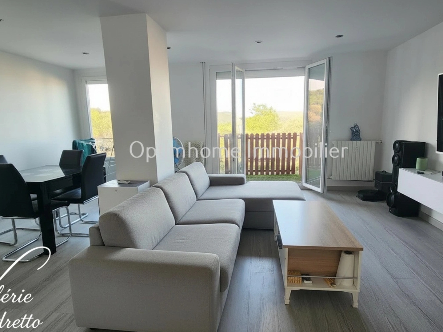 Vente Appartement T3 Hyères (83400) - Entièrement Rénové - Vue Dégagée, Parking & Cave