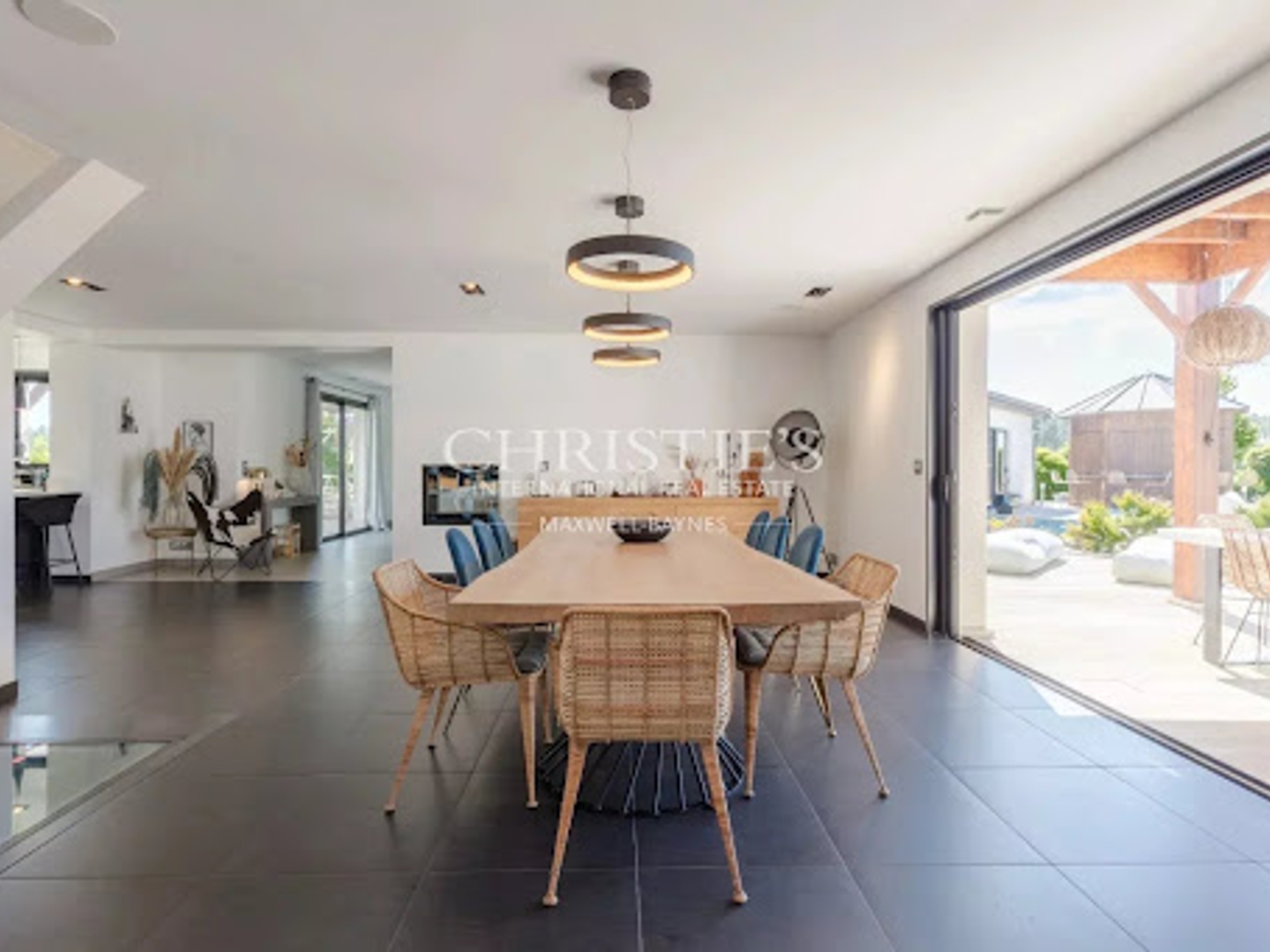 Maison 7 pièces 300 m²