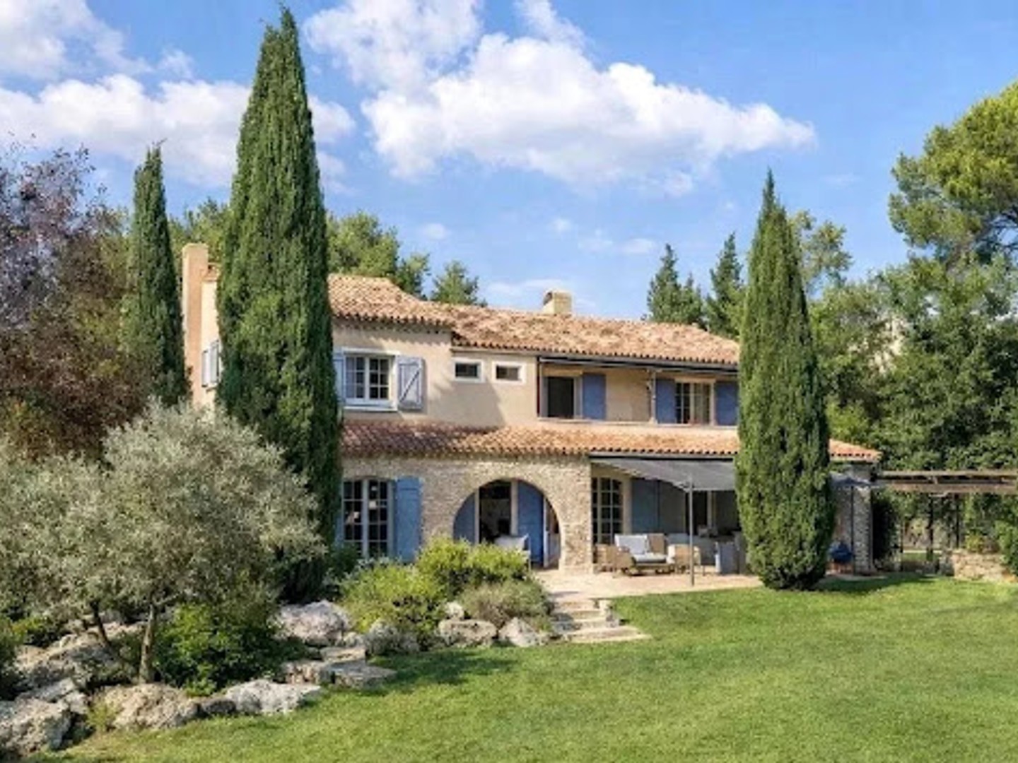Maison 10 pièces 300 m²