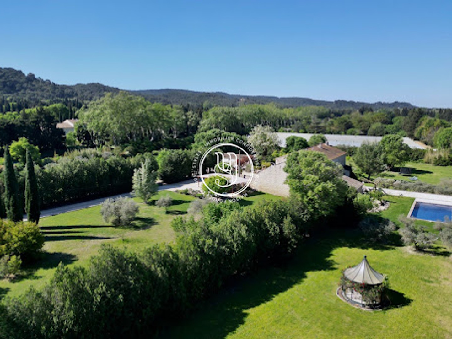 Mas provençal 14 pièces 495 m²