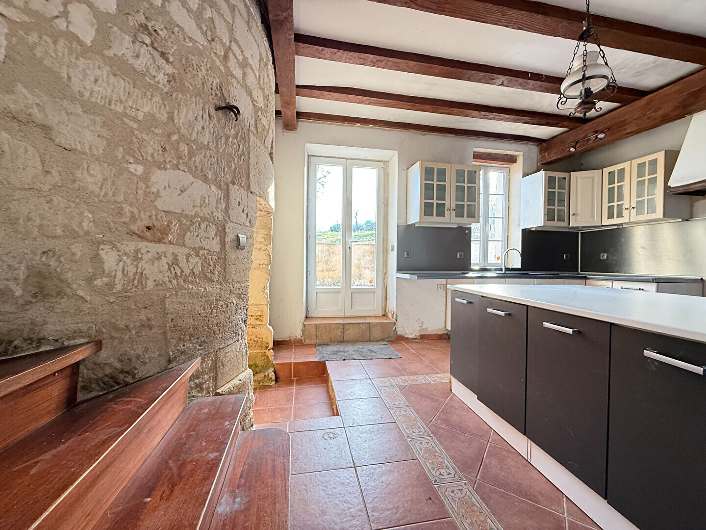 Maison à vendre - 11 pièces - 300m2 - Villegouge (33141)