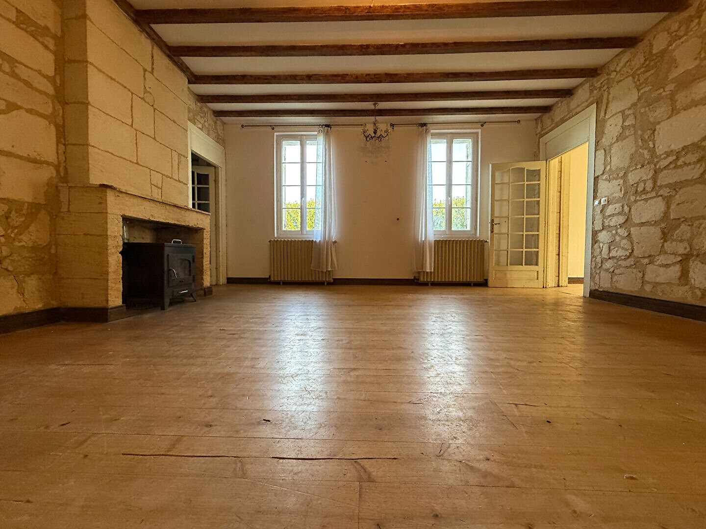 Maison à vendre - 11 pièces - 300m2 - Villegouge (33141)