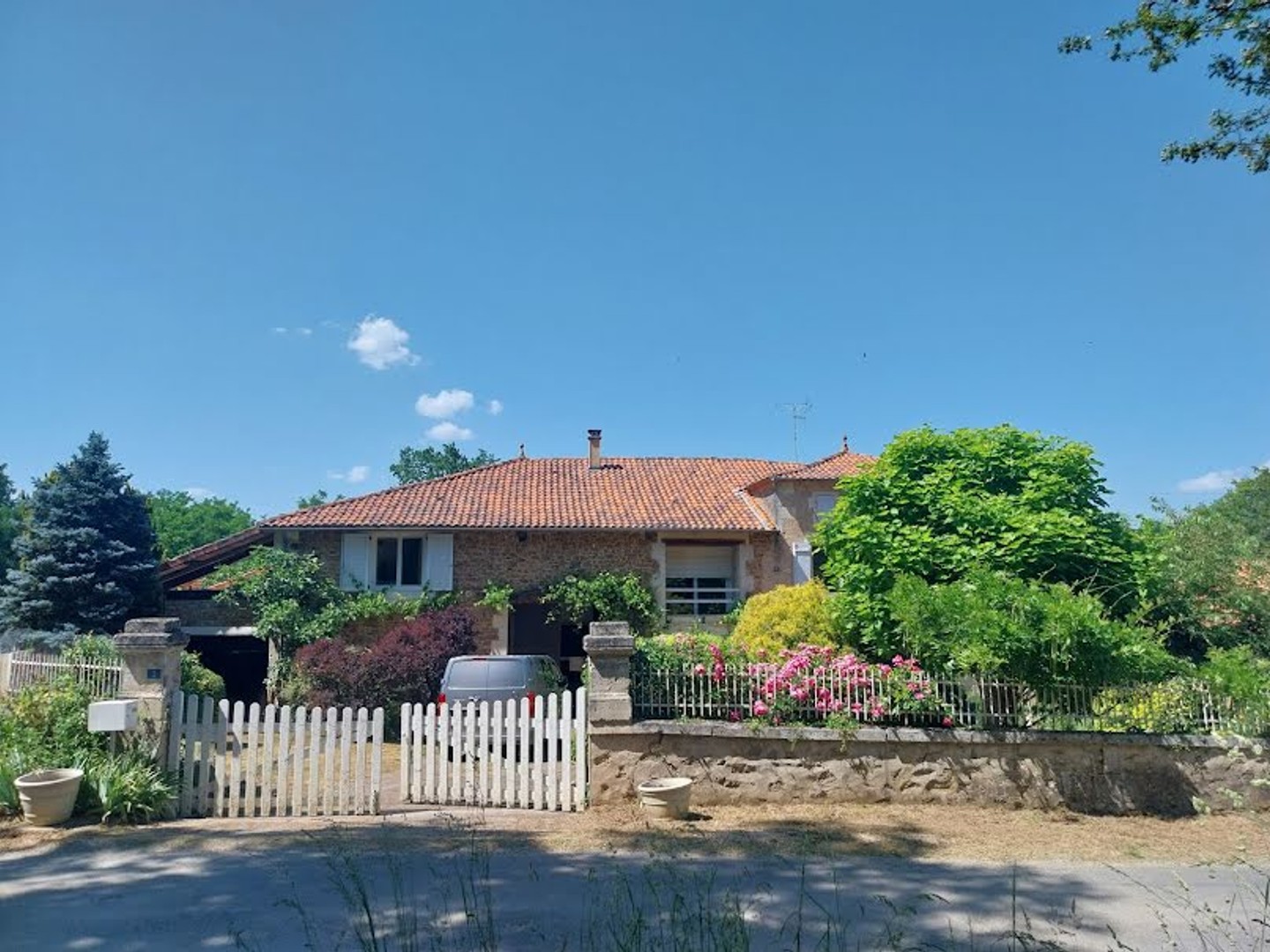 Maison à vendre - 11 pièces - 182m2 - Terres-De-Haute-C... (16270)