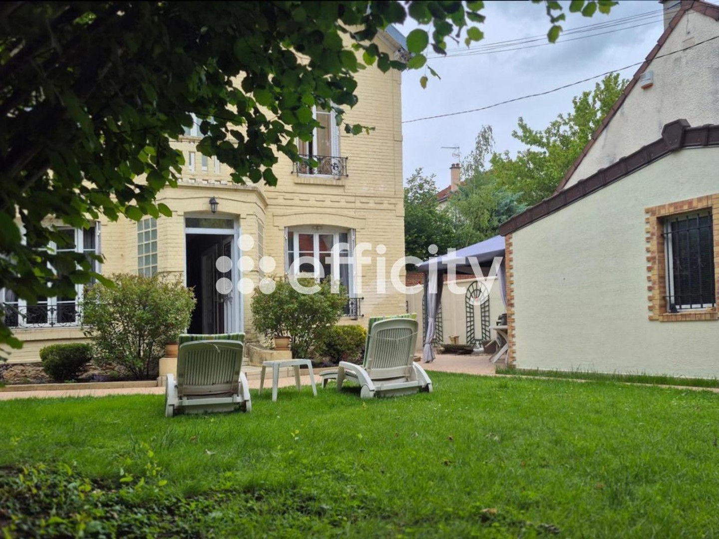 Maison à vendre - 6 pièces - 154m2 - Chelles (77500)
