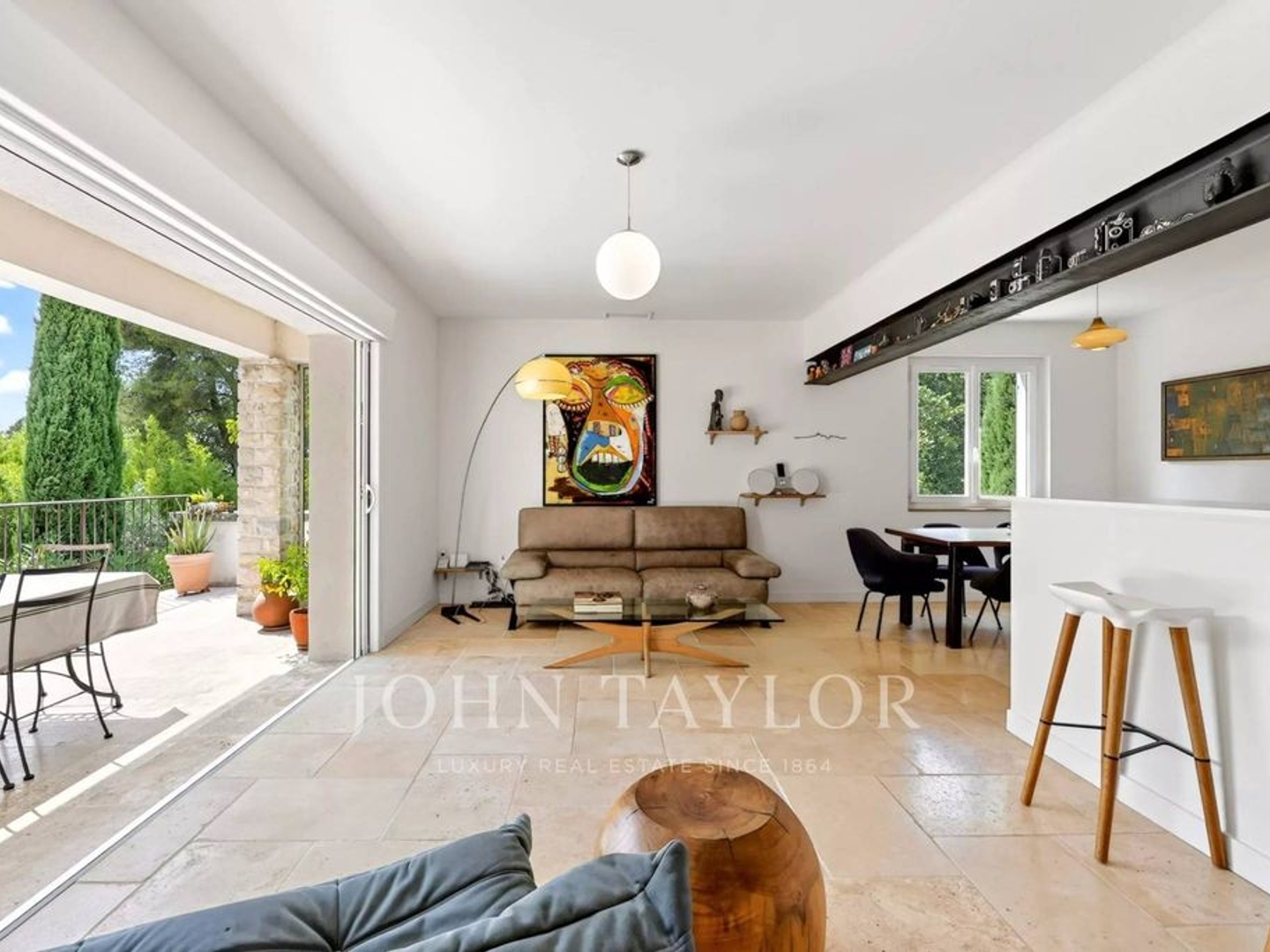 Maison à vendre - 7 pièces - 236m2 - Vernègues (13116)