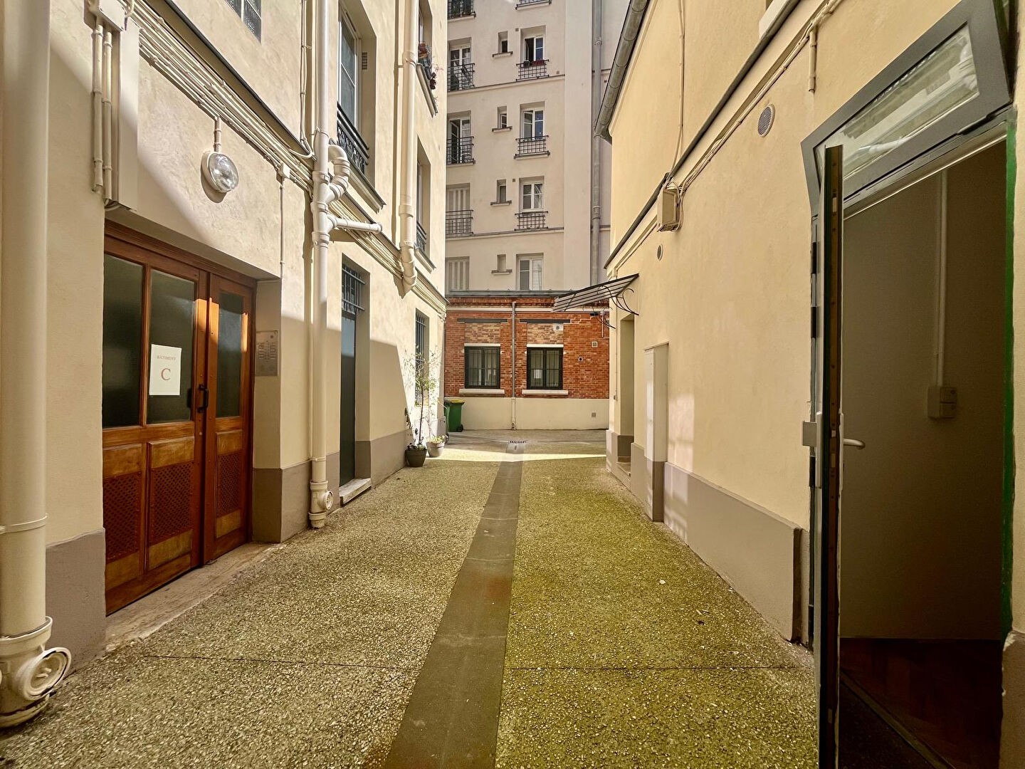 Locaux à vendre - 1 pièce - 8m2 - Paris 19e (75019)