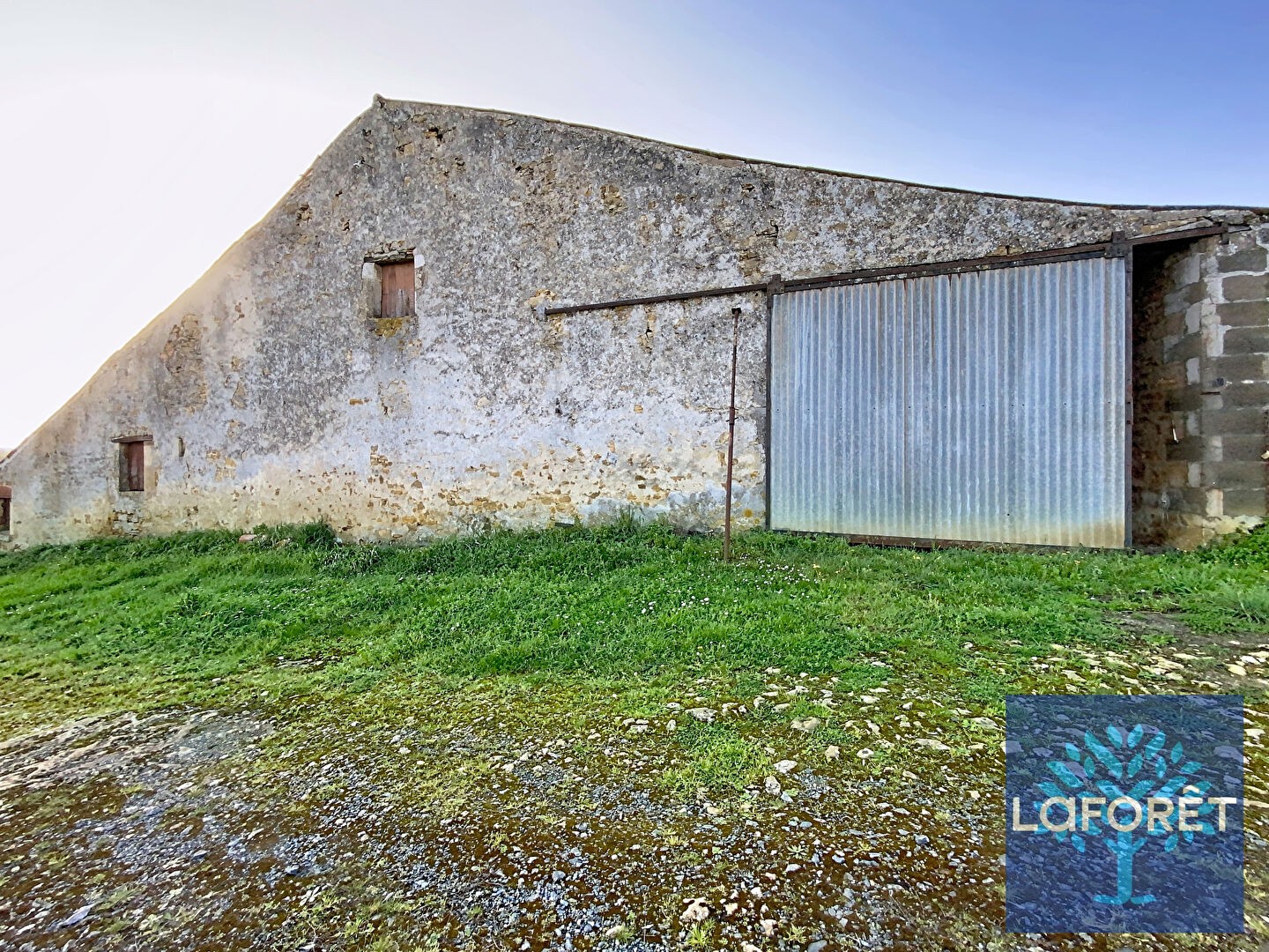 Maison à vendre - 10 pièces - 300m2 - La Chapelle-Thémer (85210)