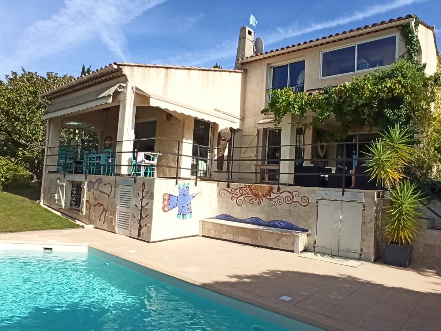 Maison à vendre - 6 pièces - 163m2 - Fréjus (83600)
