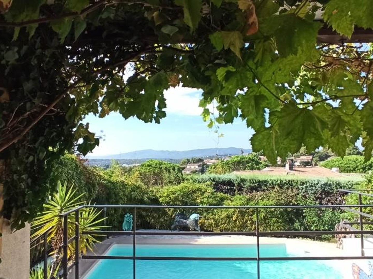 Maison à vendre - 6 pièces - 163m2 - Fréjus (83600)