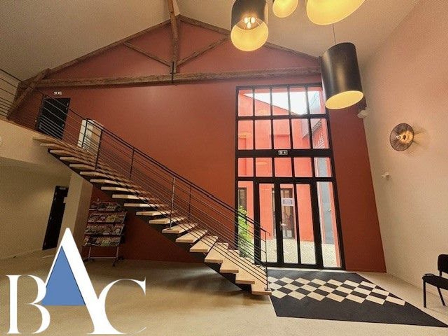 Local 525 m²