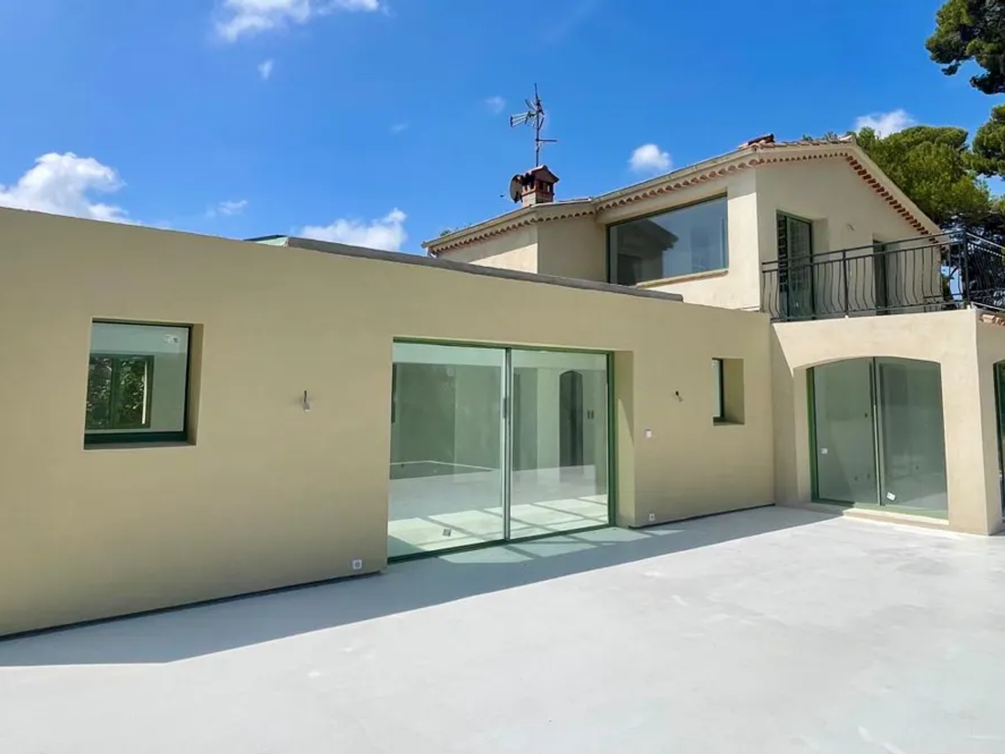 Maison à vendre - 6 pièces - 227m2 - Antibes (06600)
