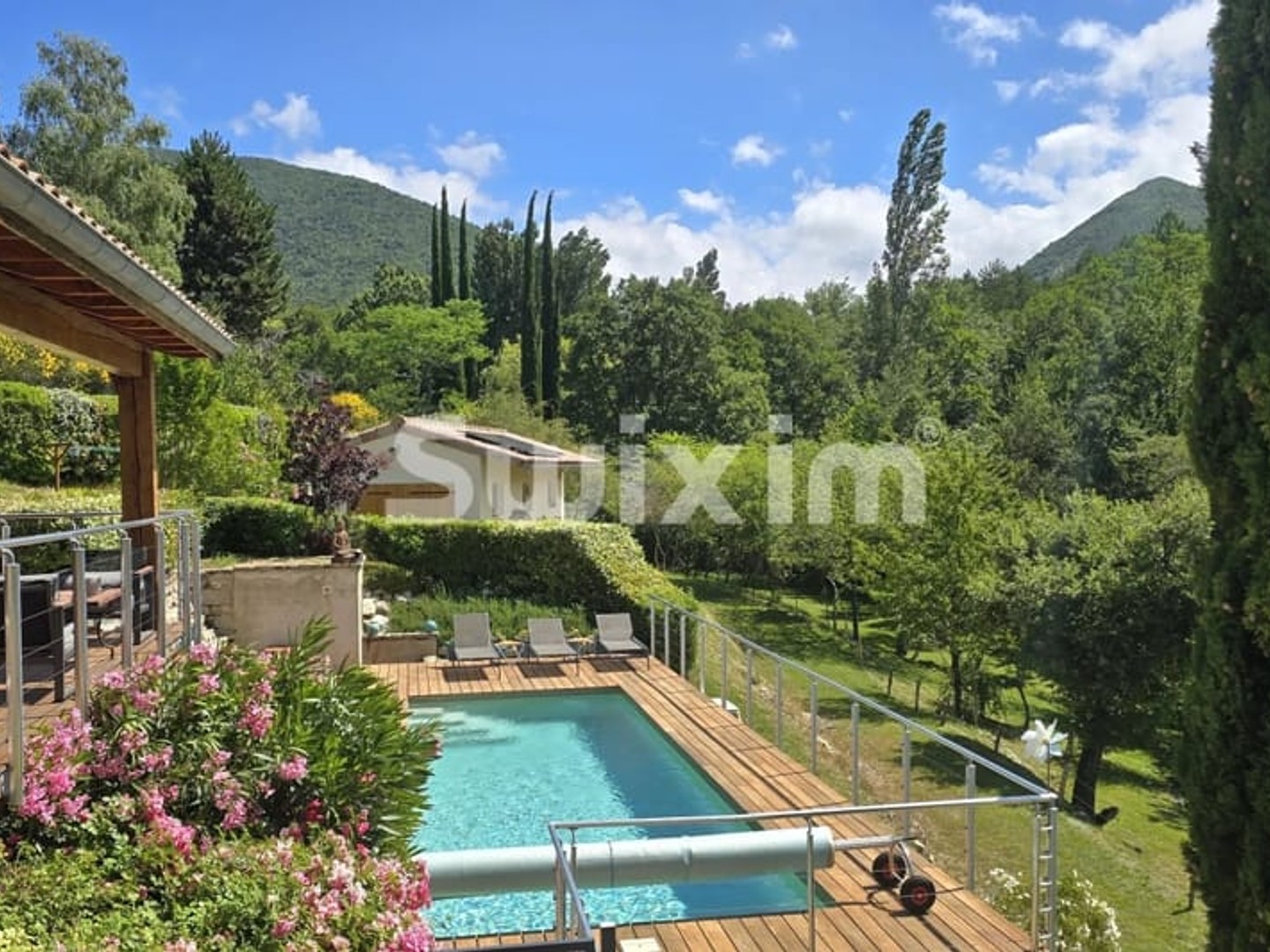 Maison à vendre - 7 pièces - 230m2 - Dieulefit (26220)
