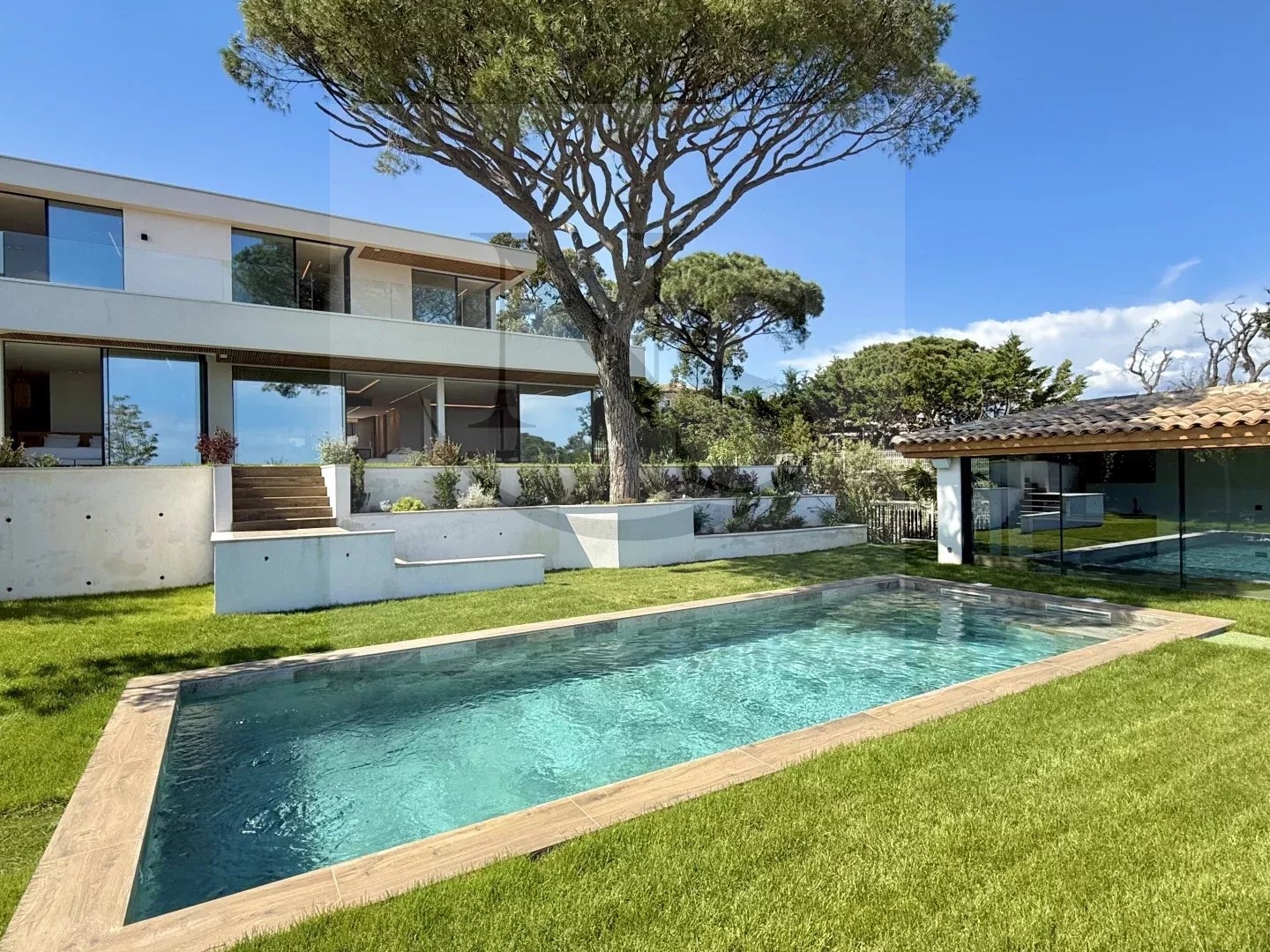 SAINTE-MAXIME / VILLA D'ARCHITECTE D'EXCEPTION - VUE MER