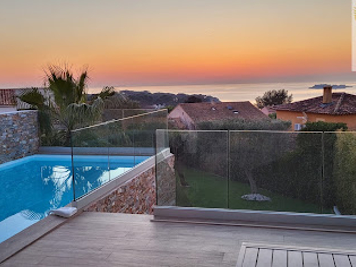 Maison à vendre - 7 pièces - 185m2 - Sanary-Sur-Mer (83110)