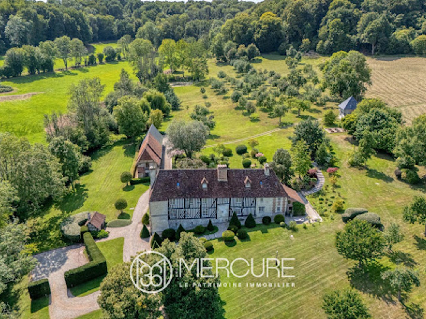 Maison à vendre - 11 pièces - 480m2 - Livarot-Pays-D'auge (14140)