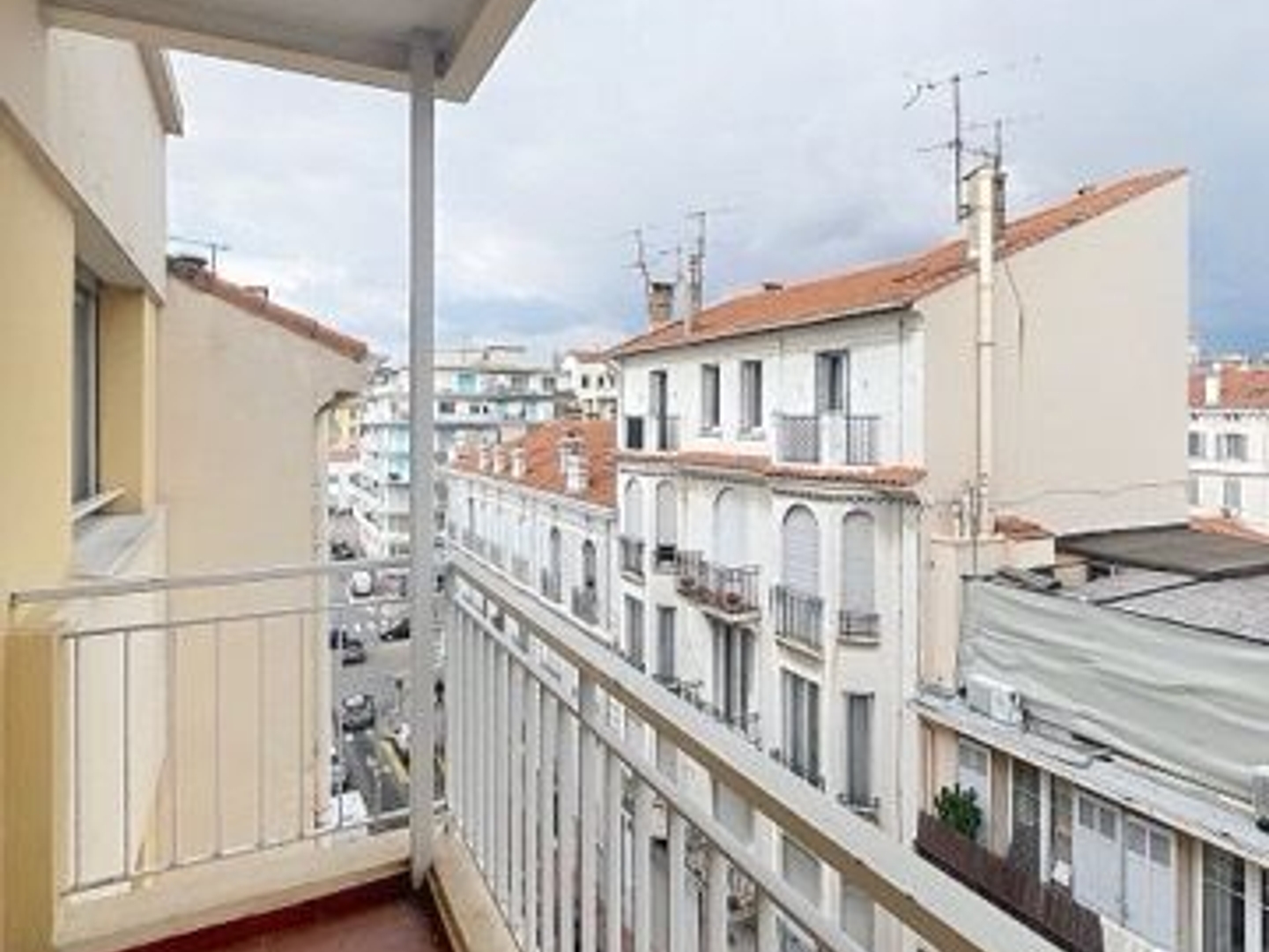 CANNES CENTRE CARNOT -T4 de 100m2 - ideal pour grande famille