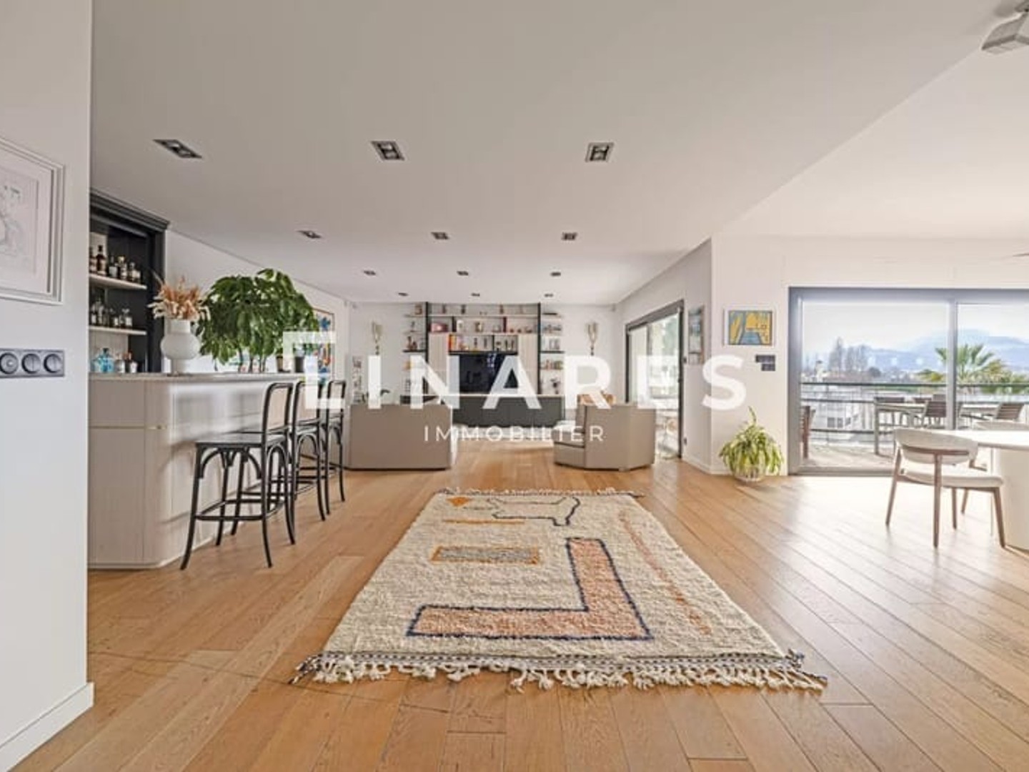 Appartement à vendre - 6 pièces - 231m2 - Marseille 8e (13008)