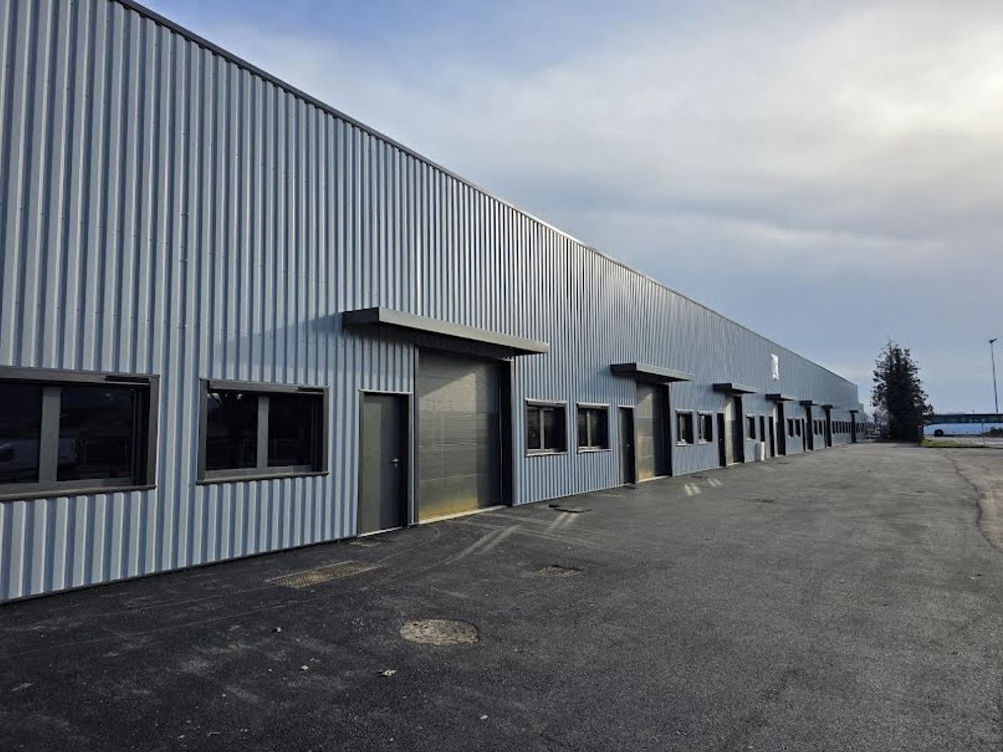 Immeuble à vendre - 233m2 - Saint-Étienne-De-... (38960)