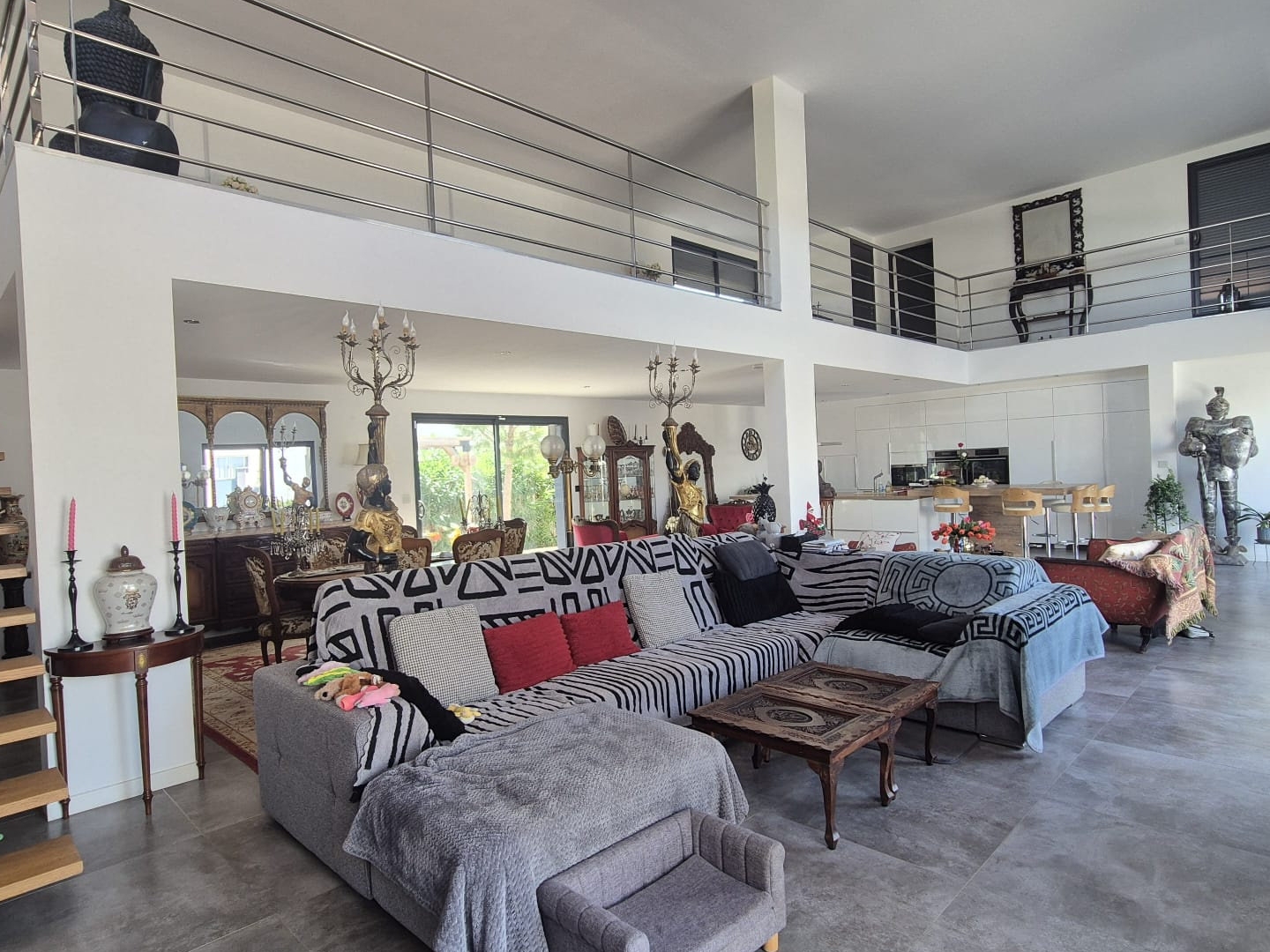 Maison à vendre - 8 pièces - 371m2 - Abeilhan (34290)
