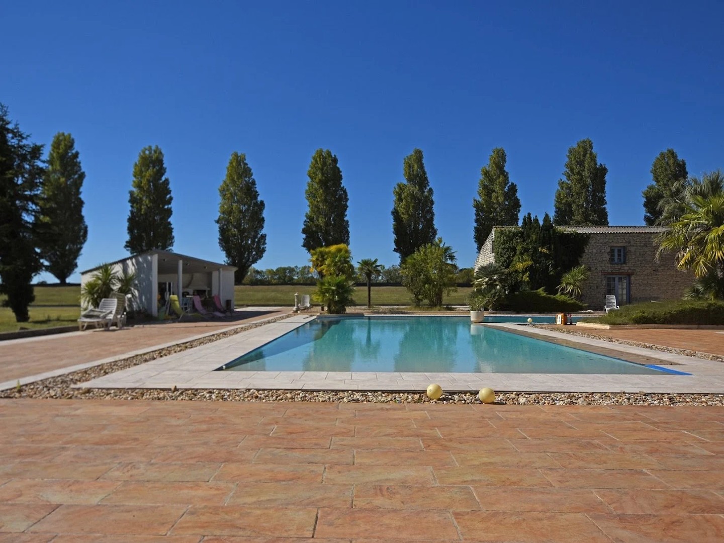 Maison à vendre - 11 pièces - 480m2 - Chaillevette (17890)