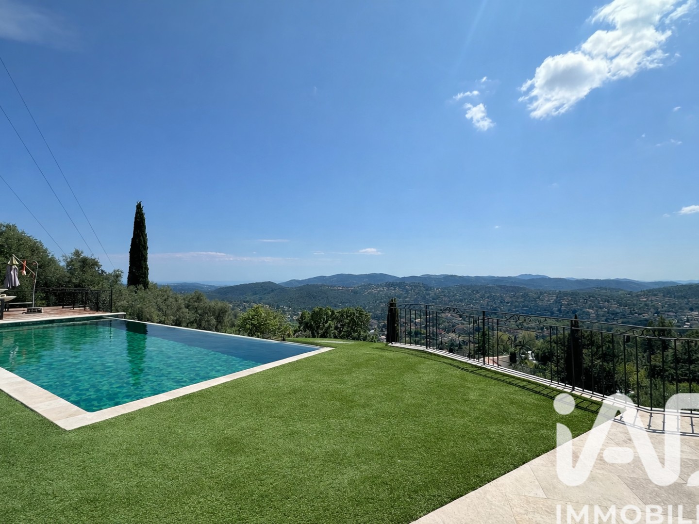 Maison à vendre - 5 pièces - 172m2 - Cabris (06530)