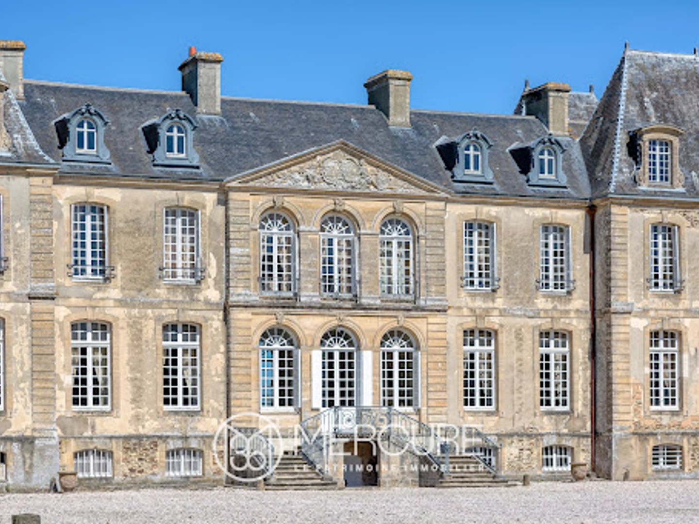 Château 26 pièces 1100 m²
