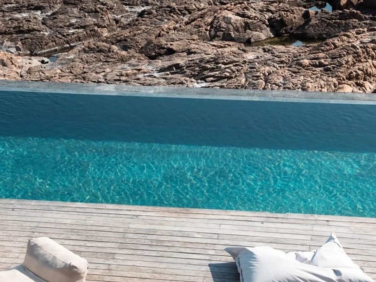 HOTEL RESTAURANT PIEDS DANS L'EAU - CORSE DU SUD