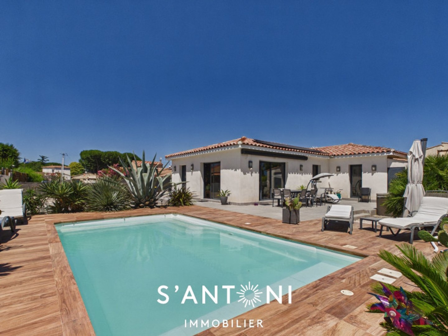 Maison à vendre - 5 pièces - 125m2 - Vias (34450)