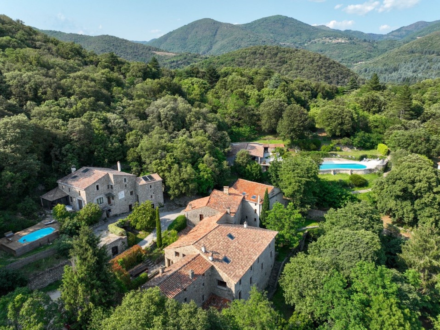 Maison 47 pièces 1281 m²
