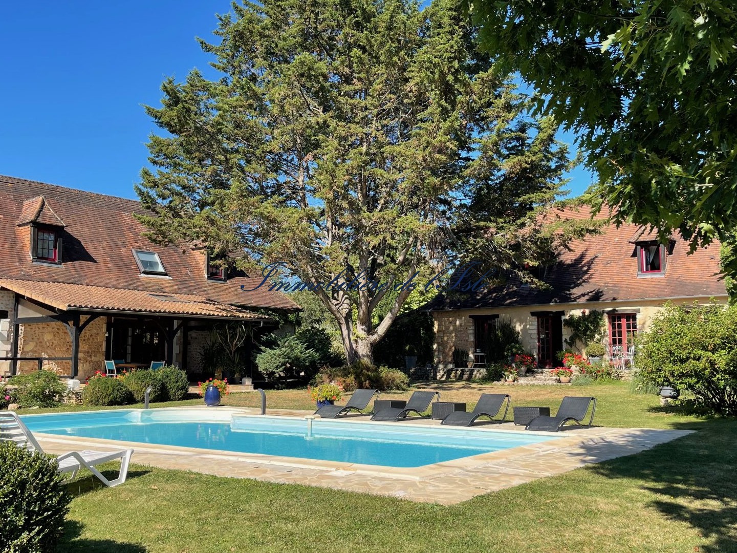Maison 10 pièces 400 m²